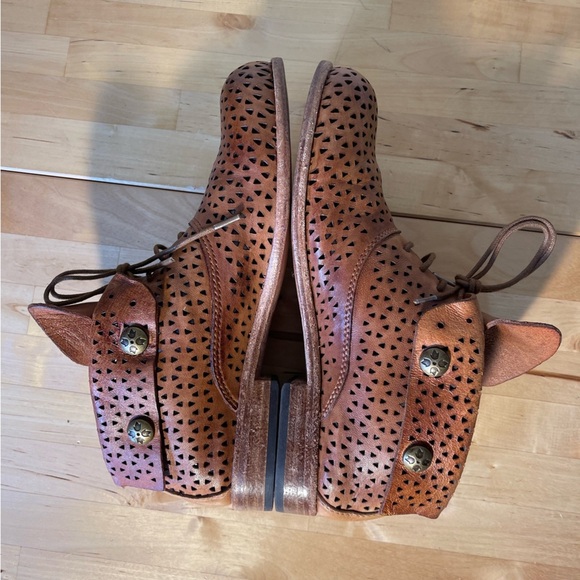 Patricia Nash Women's Sabrina Ankle Boot - Picture 6 of 13